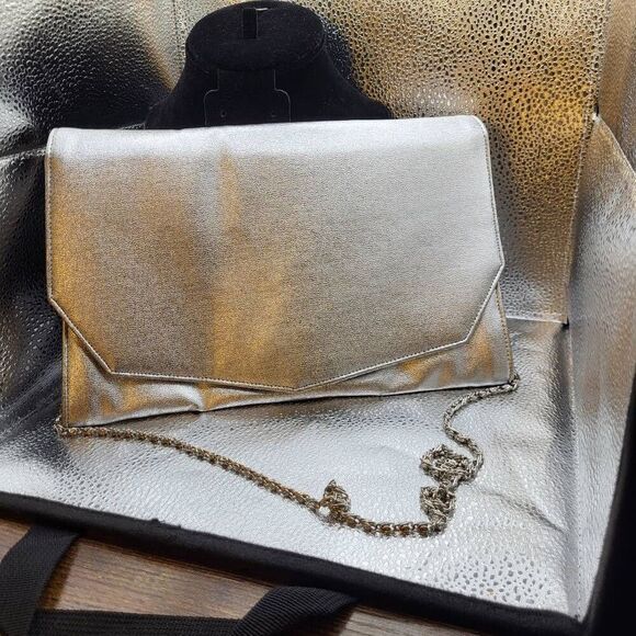 Ande Handbags - Vintage 60s Ande Faux Leather Silver Satchel Bag
